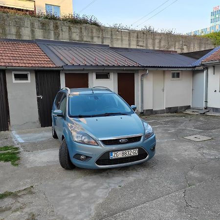 S15 Studio Apartment Free Parking ซาเกร็บ ภายนอก รูปภาพ